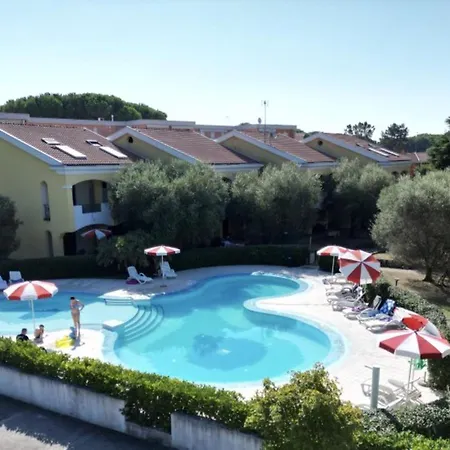 Two-storey Flat With Shared Pool And Patio Apartament *