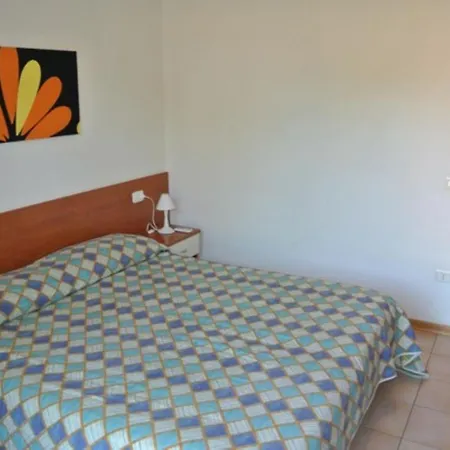 Two-storey Flat With Shared Pool And Patio Apartament *