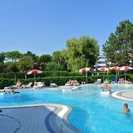 Apartament Two-storey Flat With Shared Pool And Patio Bibione